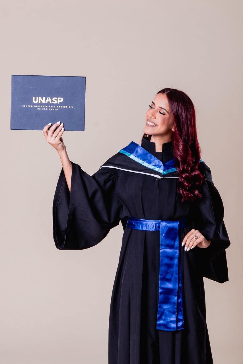 Lygia Gurgel na formatura em Psicologia pelo UNASP